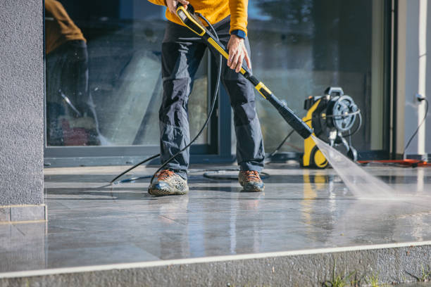 Best Concrete Pressure Washing  in Moundridge, KS